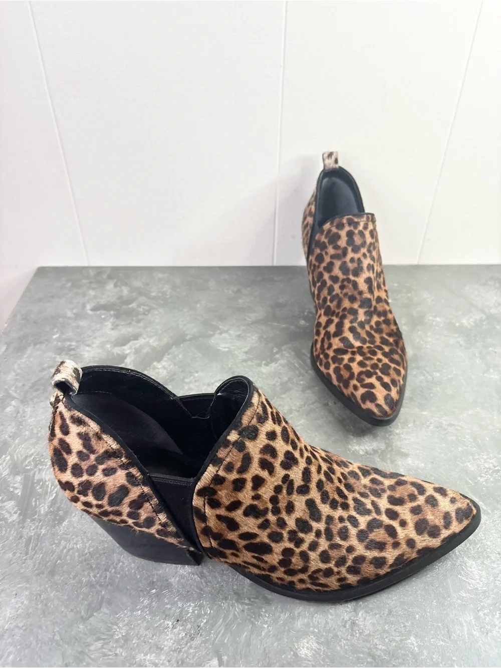 Marc Fisher Alva camel animal print calf hair pointed toe booties size 8.5